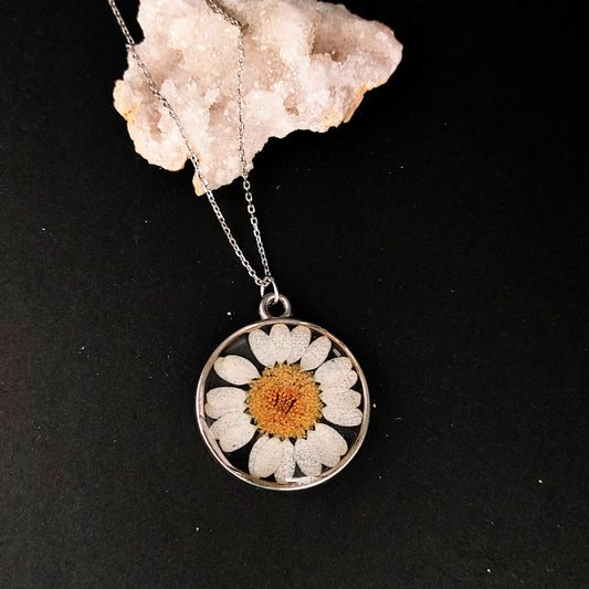 Daisy Necklace